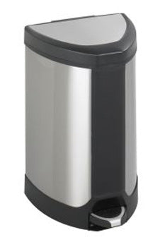 Safco Large Capacity Plastic Step-On Receptacle 23 Gal Black