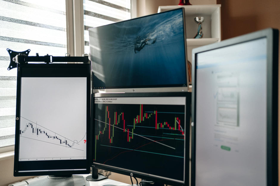 Best Multi-Monitor Stands for Financial Analysts