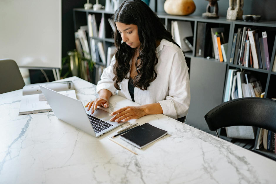 Modular Bookshelves vs. Traditional Office Shelving