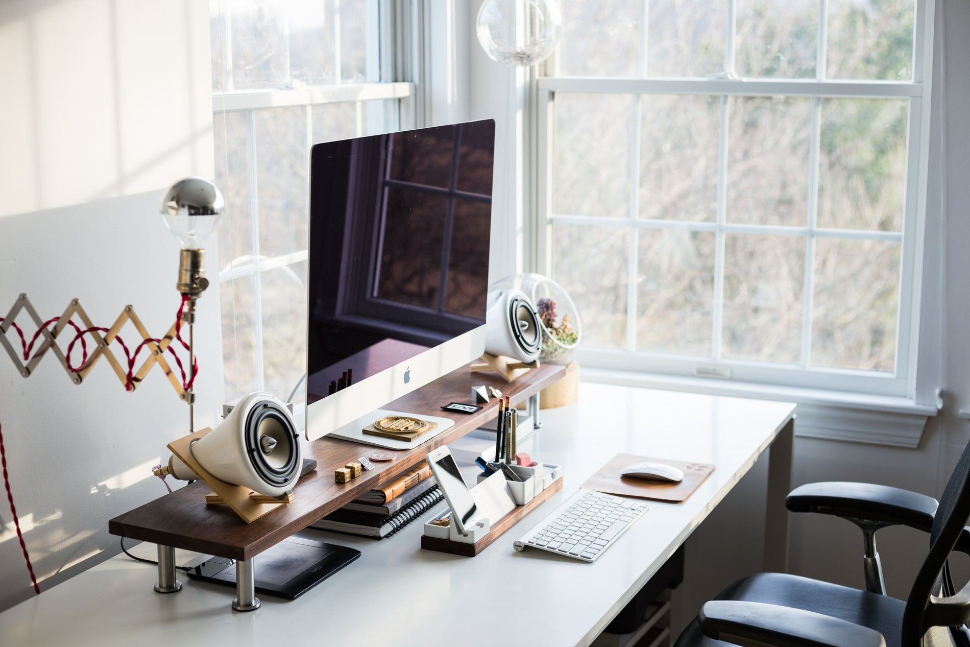 Tips For The Ultimate Desk Setup For Peak Productivity
