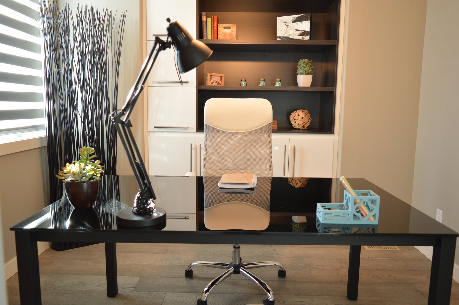 What Is The Impact Of Office Furniture?